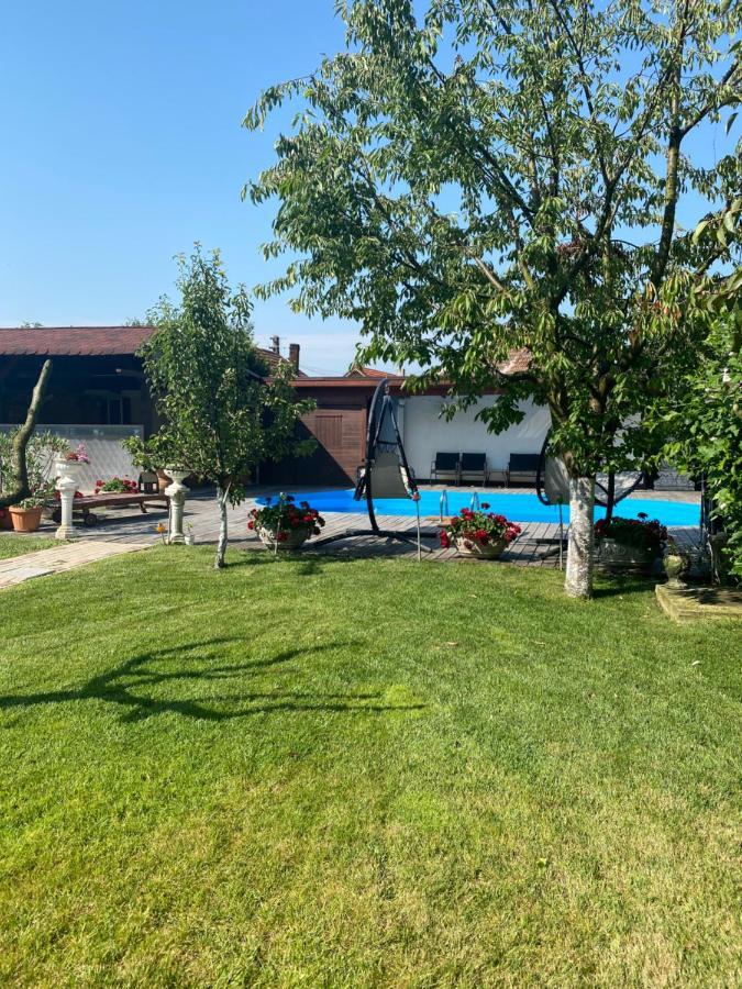 Leisure House Hunedoara Villa Uroi Bagian luar foto