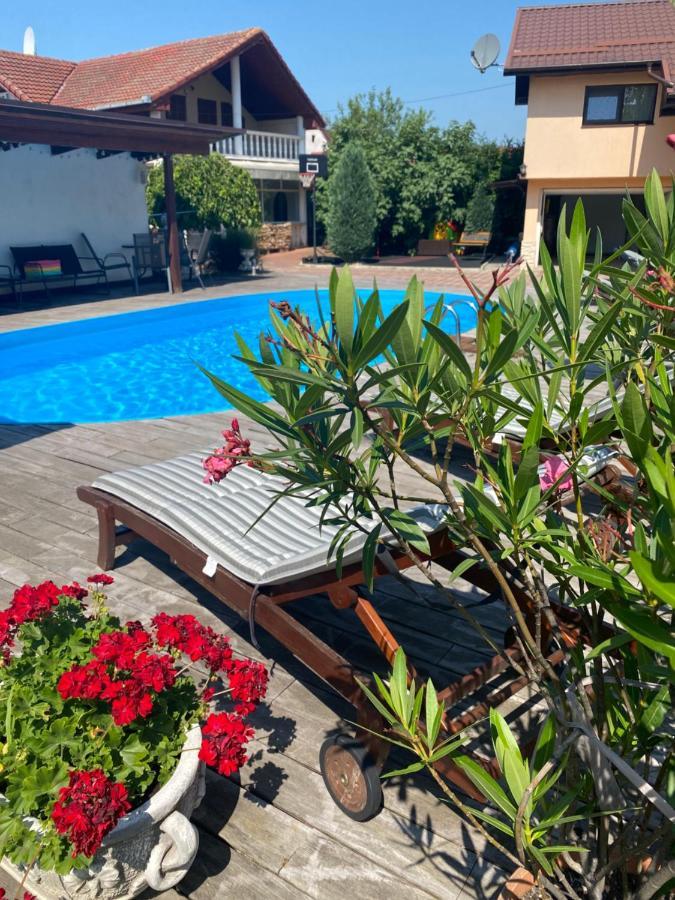 Leisure House Hunedoara Villa Uroi Bagian luar foto