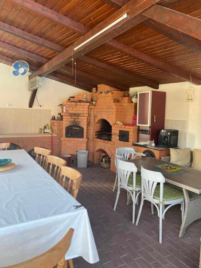 Leisure House Hunedoara Villa Uroi Bagian luar foto